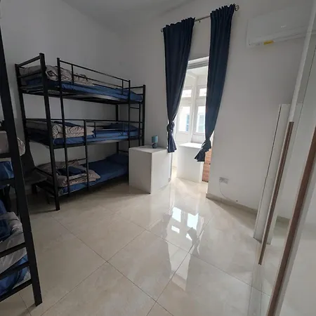 Lourd Bed