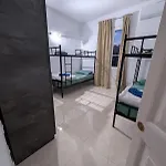 Lourd Bed