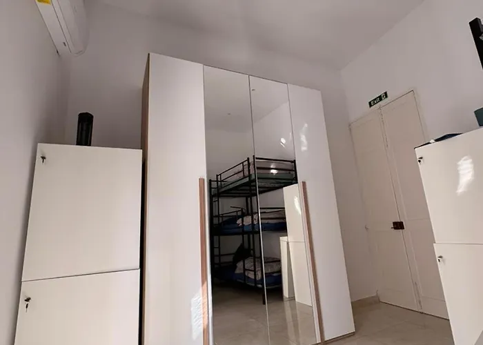 Lourd Bed Guest house *