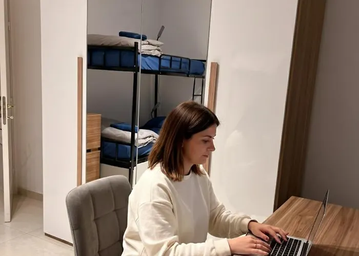 Lourd Bed Guest house