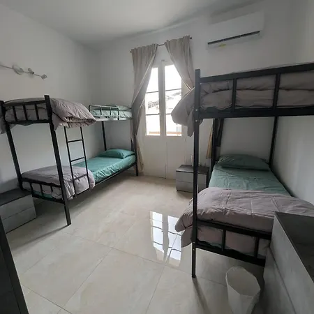 Lourd Bed בית הארחה *