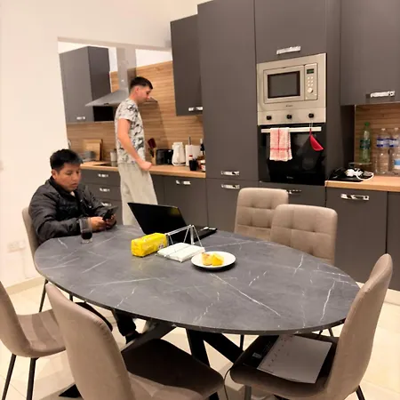 Lourd Bed בית הארחה *