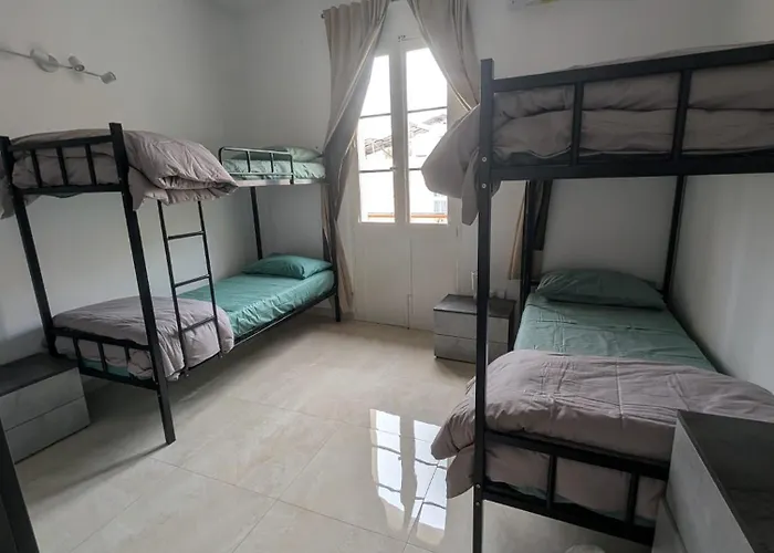 Lourd Bed 게스트하우스 *